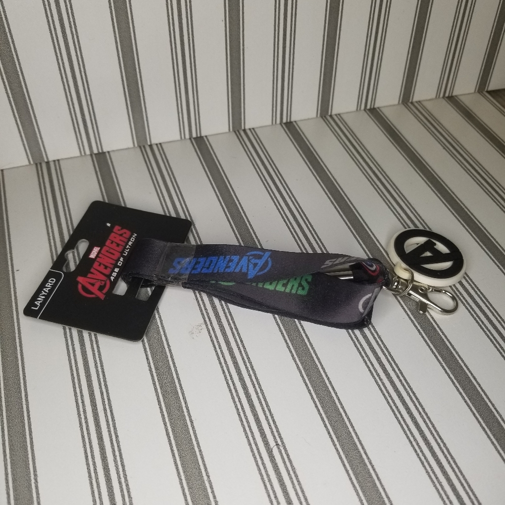 NWT Disney Marvel Double Sided Avenger Shield Lanyard w/ Avenger Logo Rubber Tag